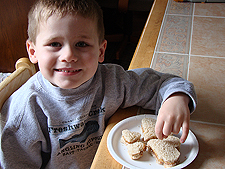Hunter gets energized with heart-shaped PB&Js